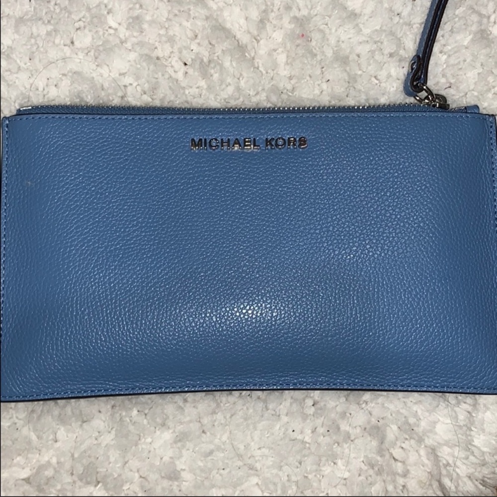 Michael kors wristlet